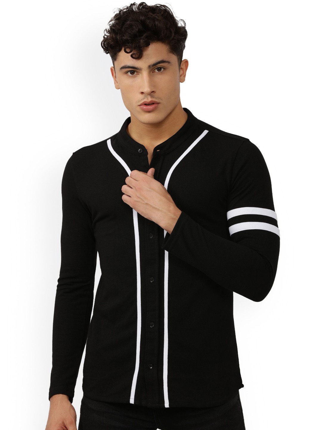 

Campus Sutra Men Black Regular Fit Solid Casual Shirt