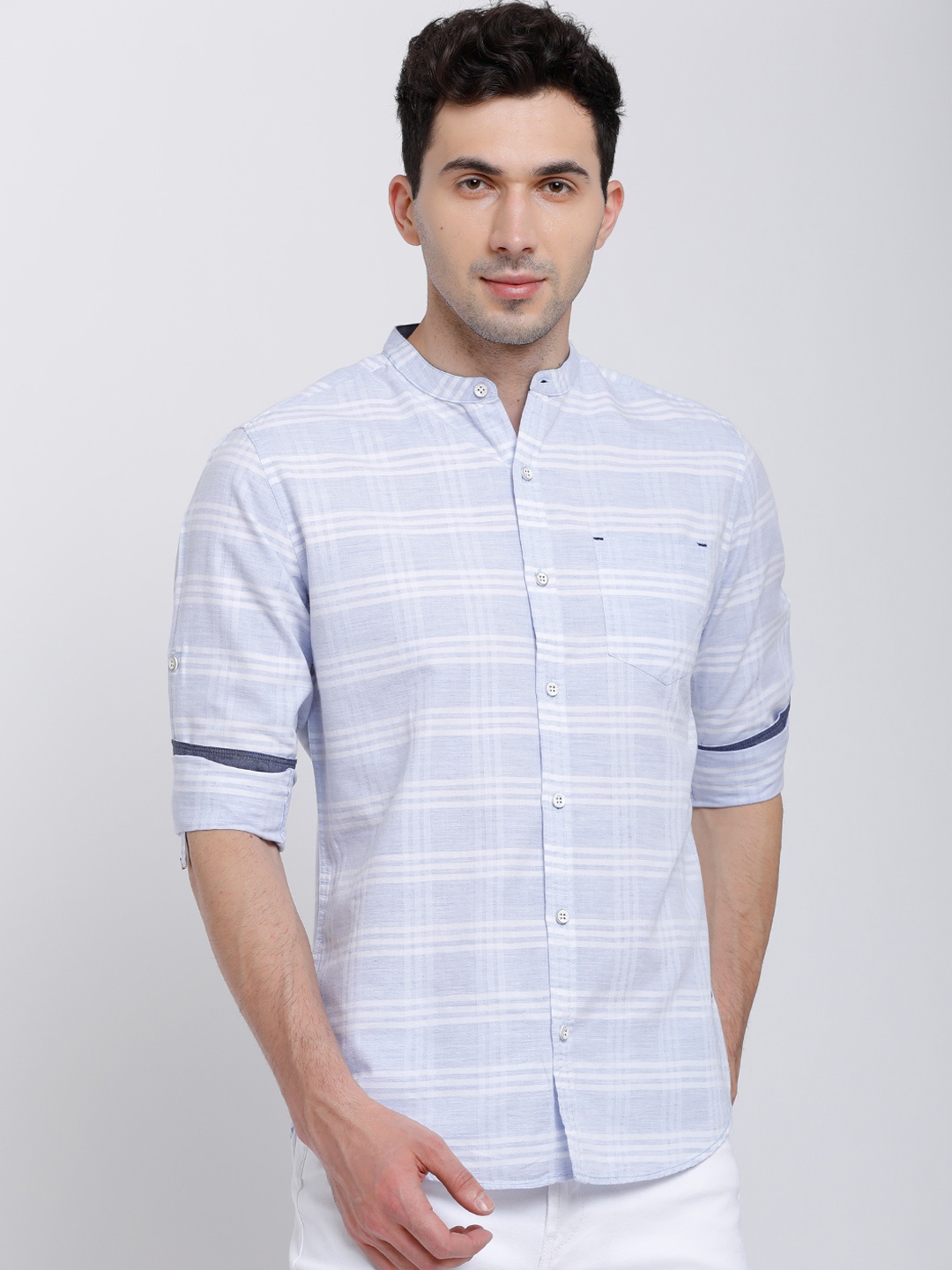 

LOCOMOTIVE Men White & Blue Slim Fit Striped Casual Shirt