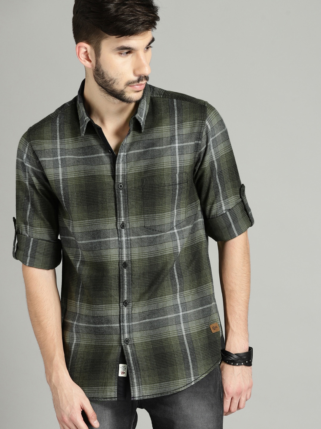 

Roadster Men Olive Green & Grey Regular Fit Checked Casual Shirt