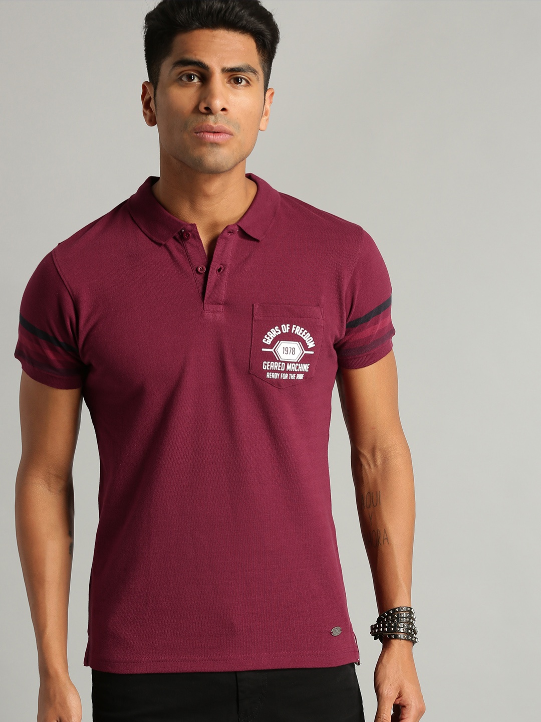 

Roadster Men Maroon Solid Polo Neck Pure Cotton T-shirt