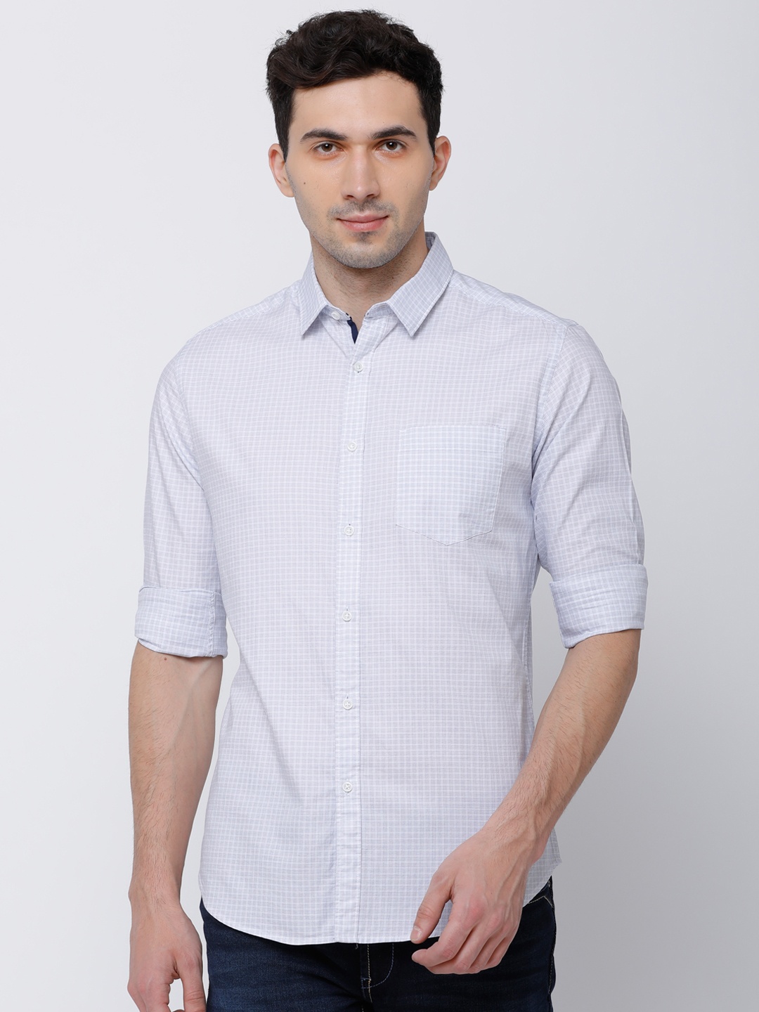 

Black coffee Men White Slim Fit Checked Casual Shirt