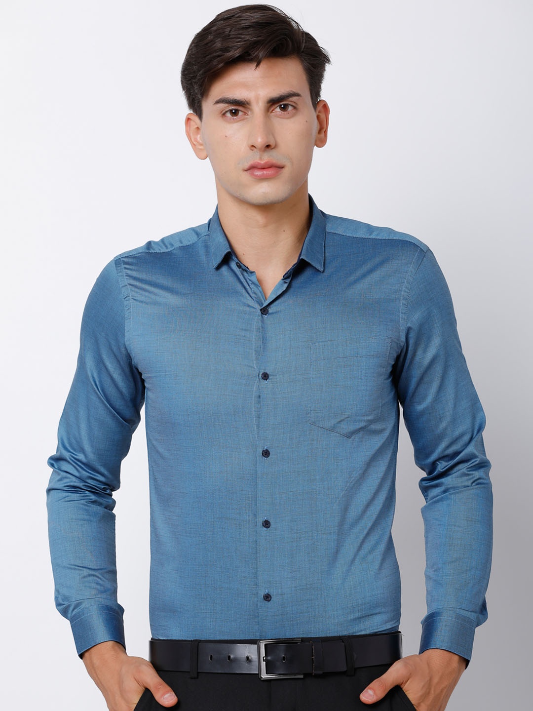 

Black coffee Men Blue Slim Fit Solid Formal Shirt