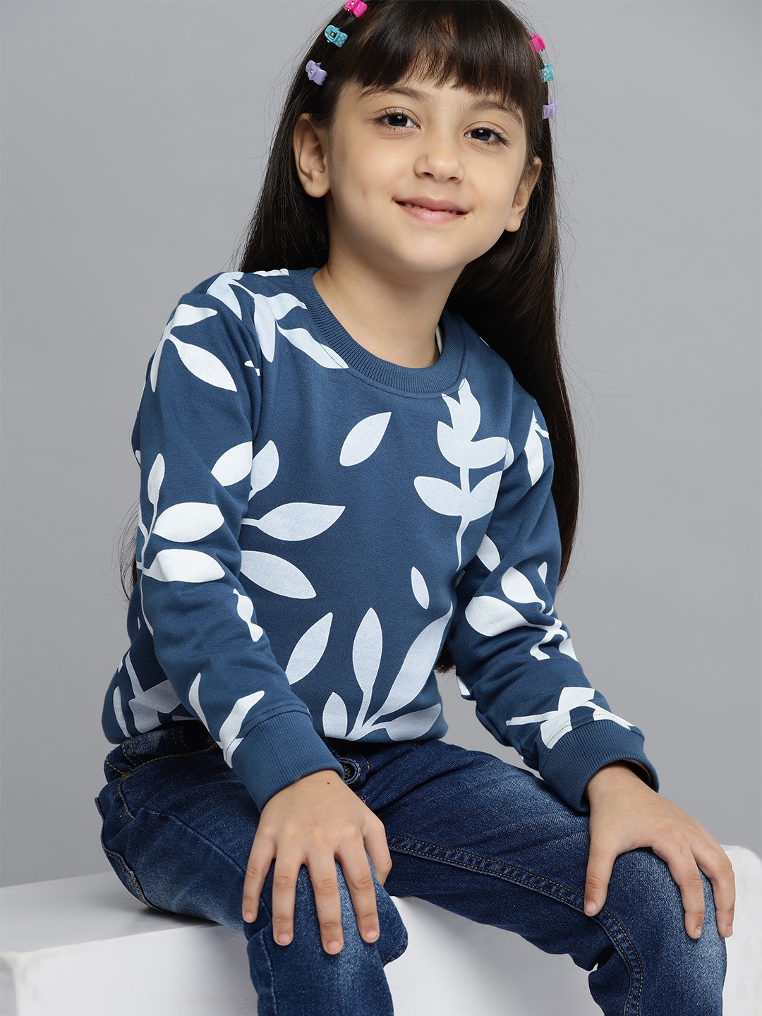 

YK Girls Navy Teal Blue & White Printed Sweatshirt