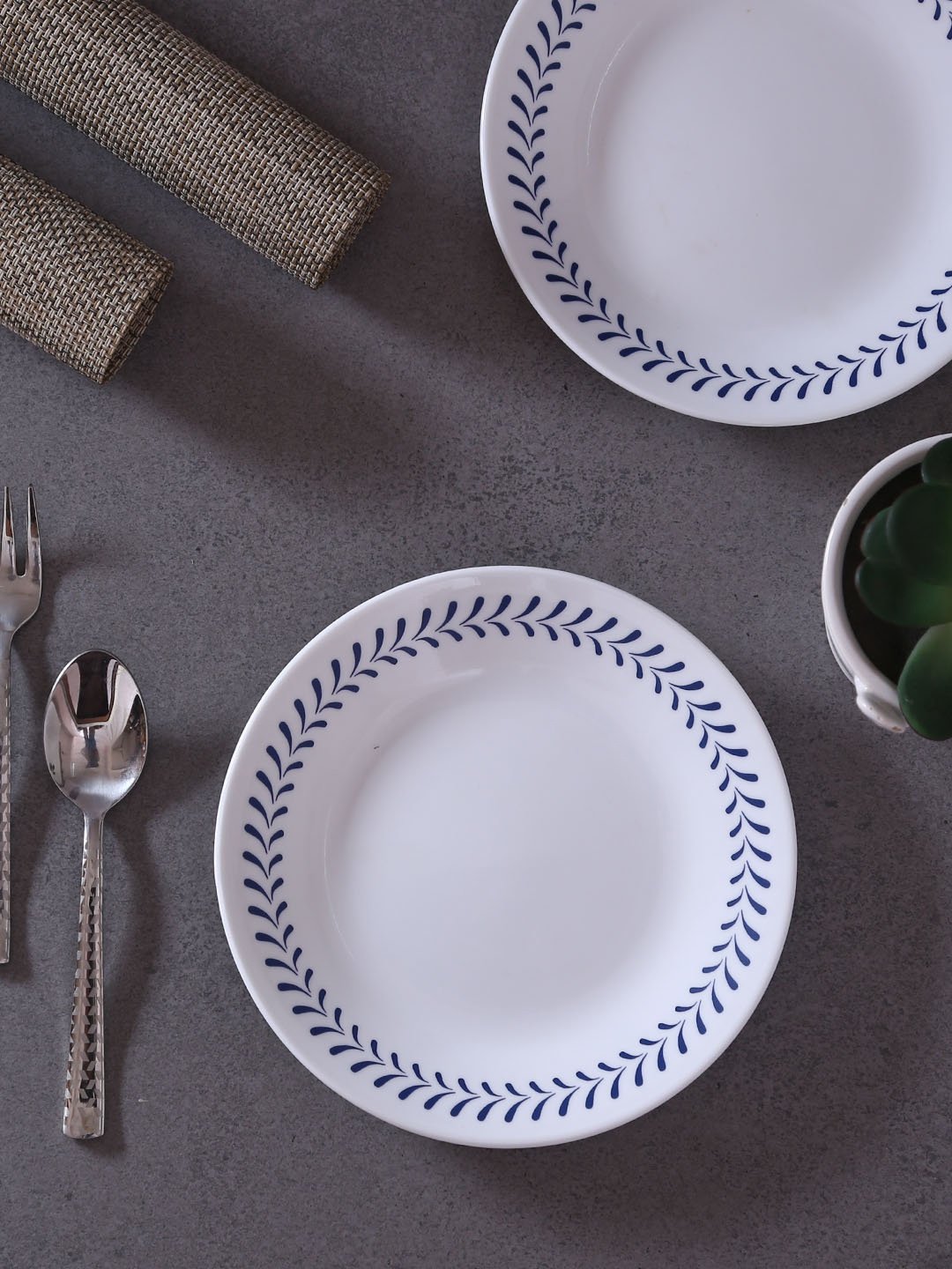 

Corelle White 6-Pieces Printed Glass Plates Set
