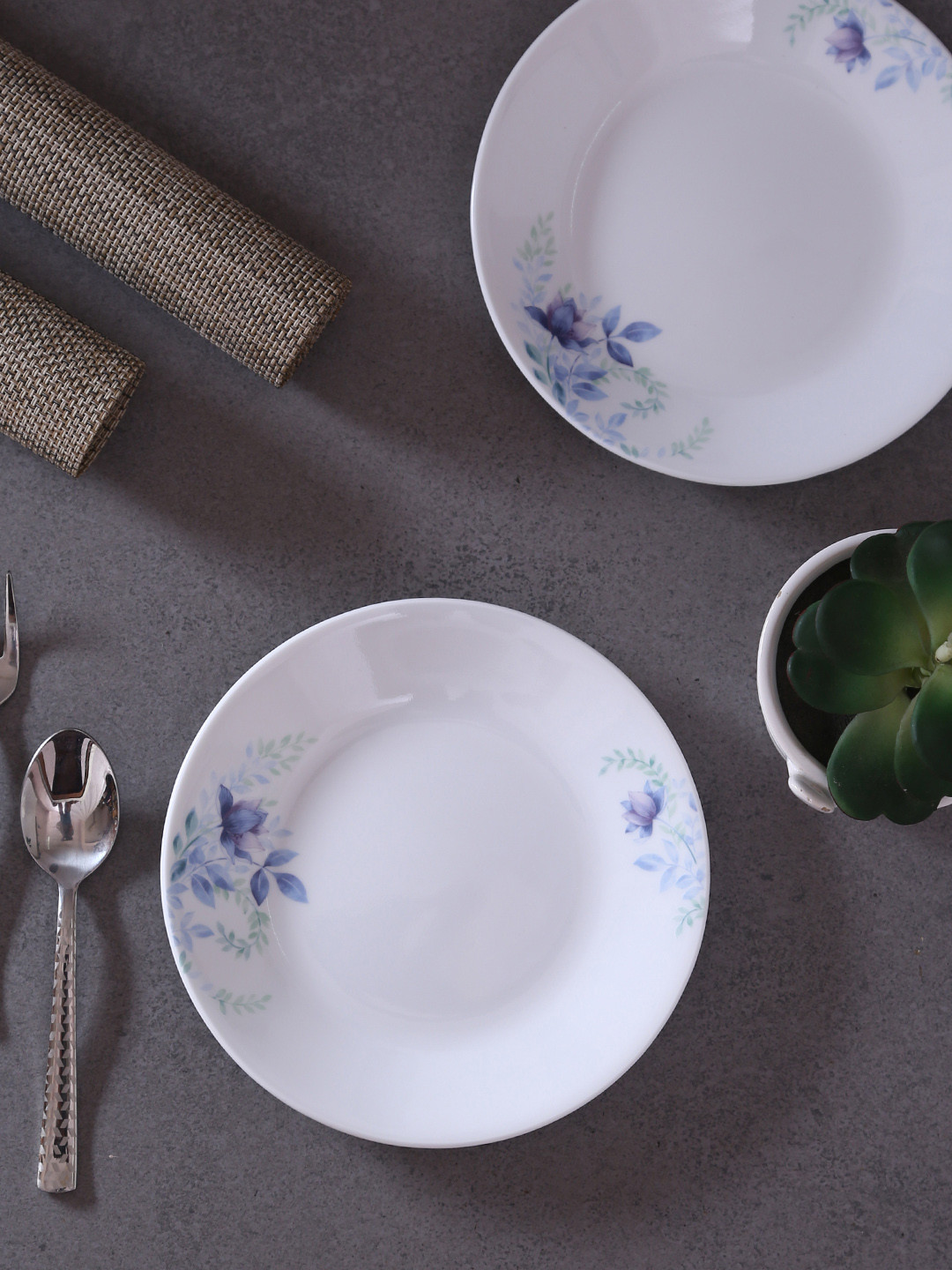 

Corelle Set of 6 White Printed Glass Plates Set