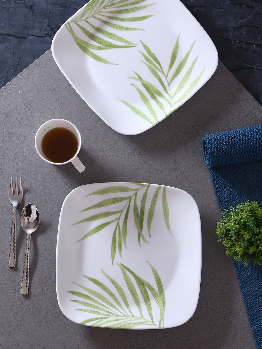 

Corelle White 6-Pieces Printed Glass Plates Set
