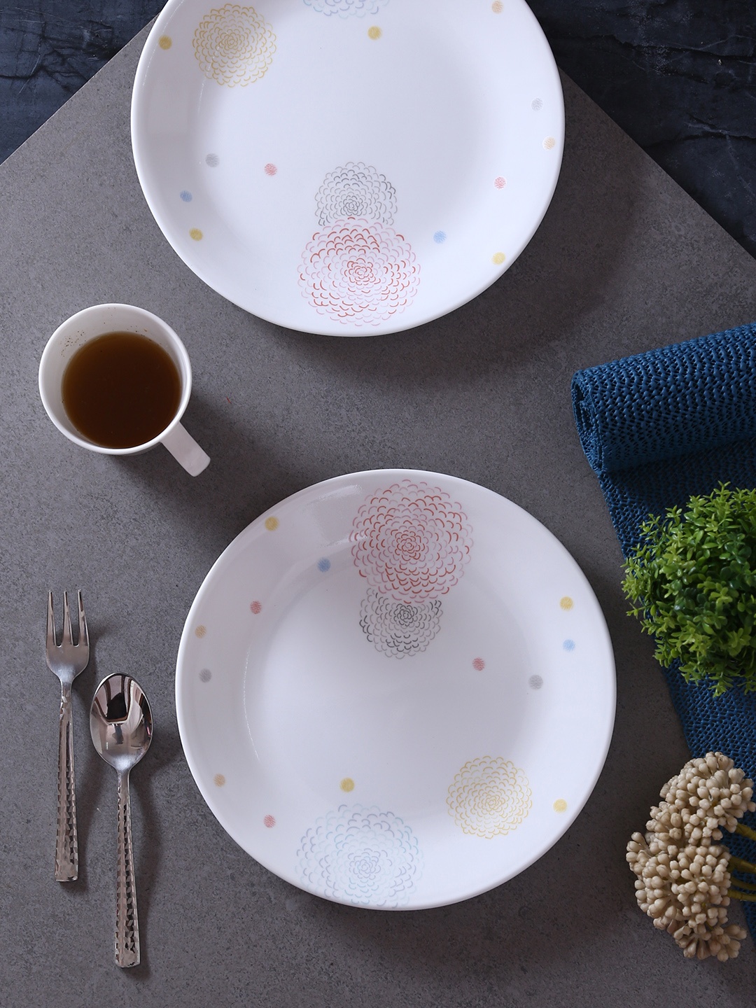 

Corelle White 6-Pieces Printed Glass Plates Set