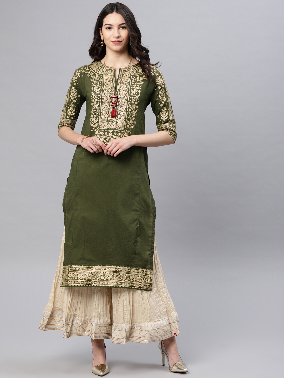 

Vishudh Women Olive Green & Golden Solid Straight Kurta