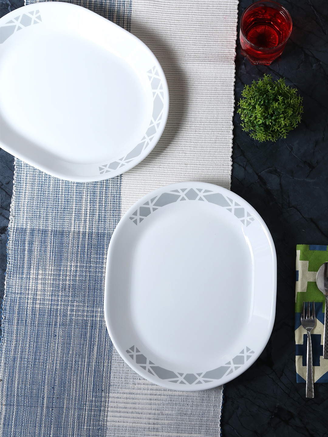 

Corelle White & Grey Set Of 2 Printed Plates