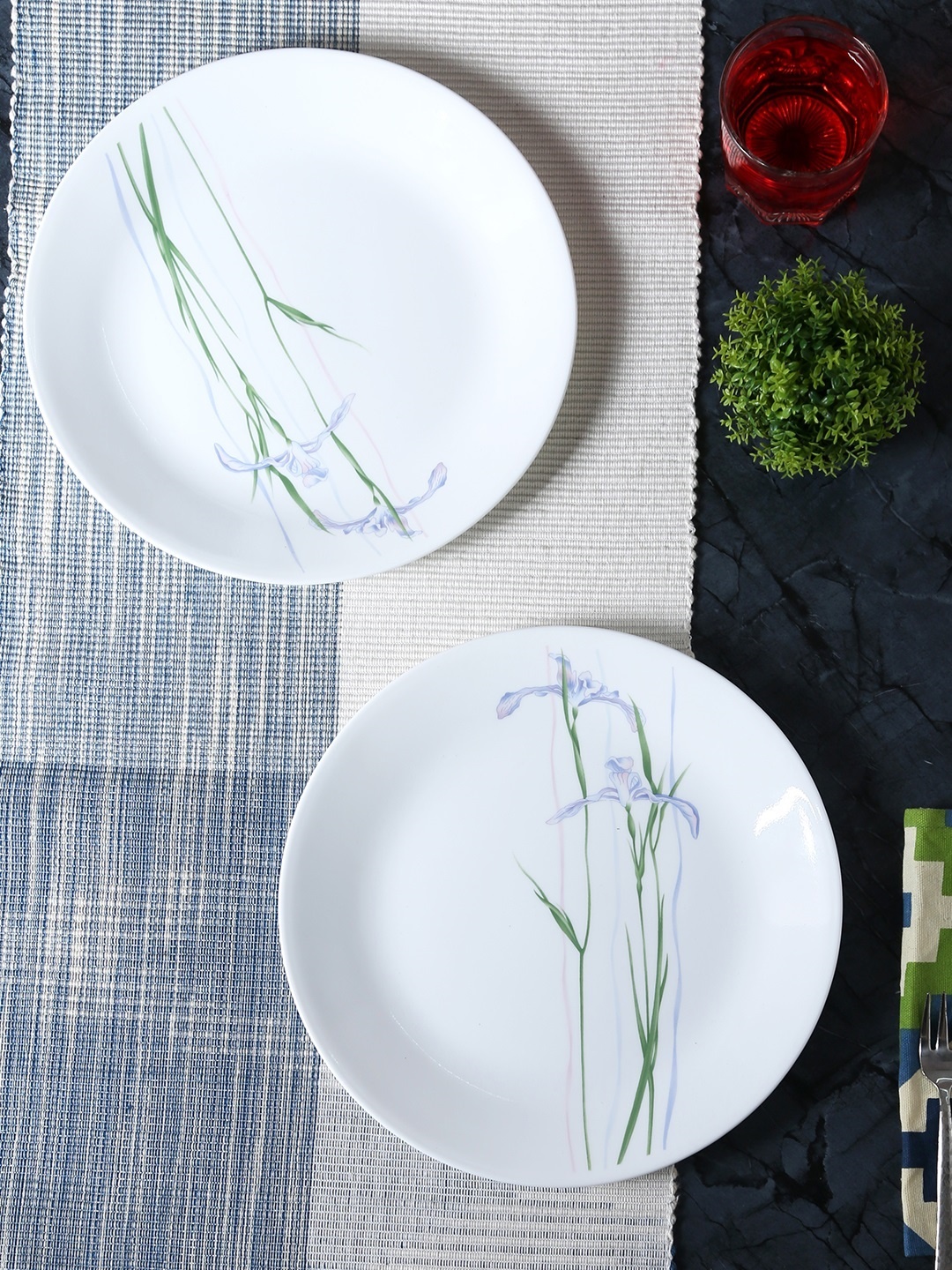 

Corelle White Set of 6 Printed Glass Plates