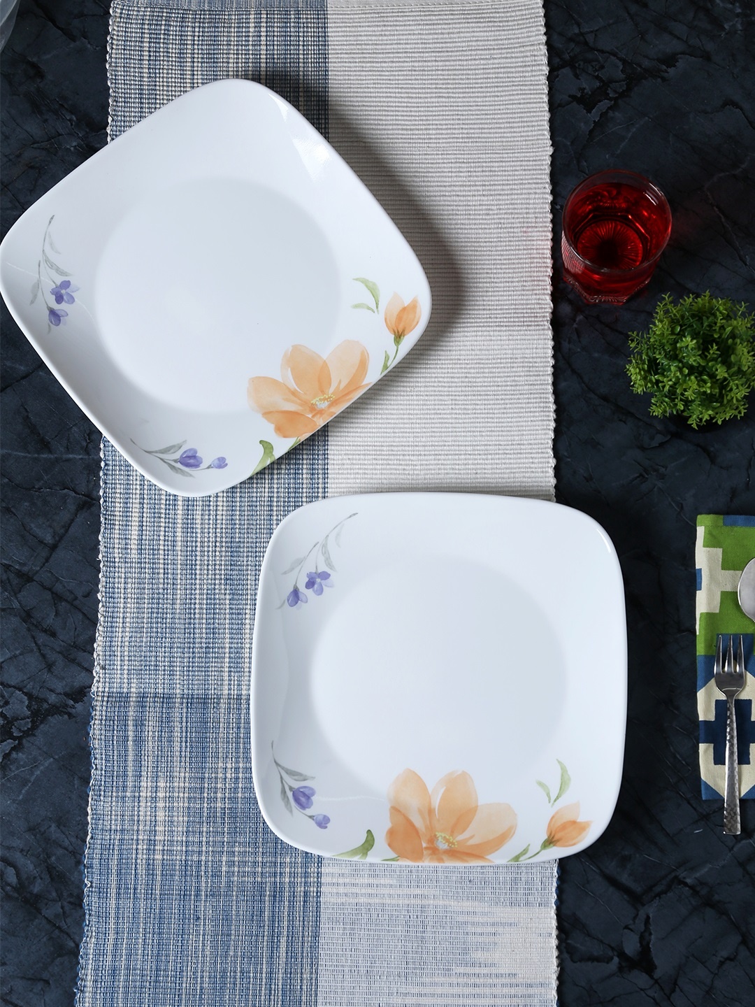 

Corelle Set of 6 White Printed Glass Plate Set