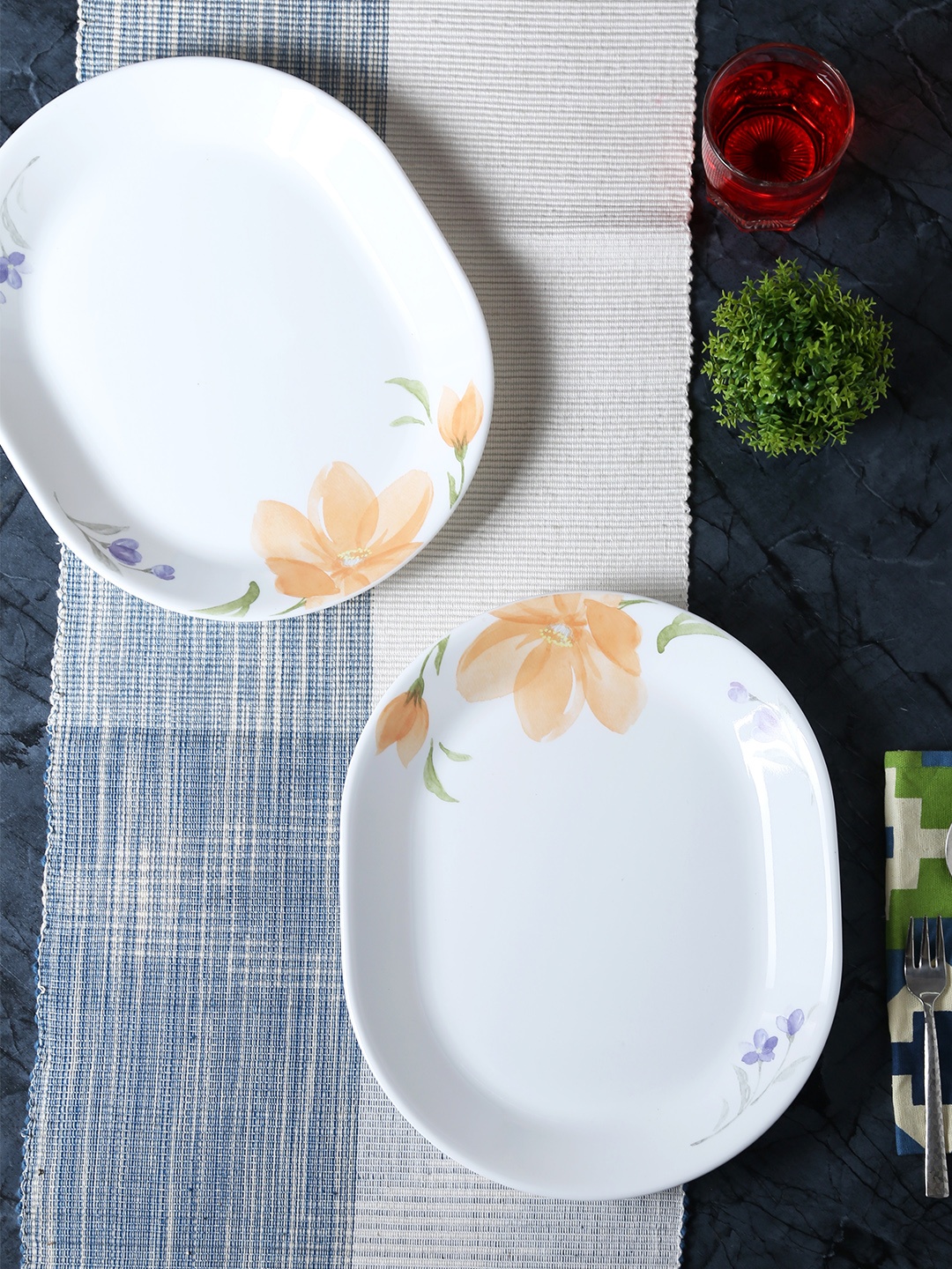 

Corelle White & Orange Set Of 3 Printed Plates