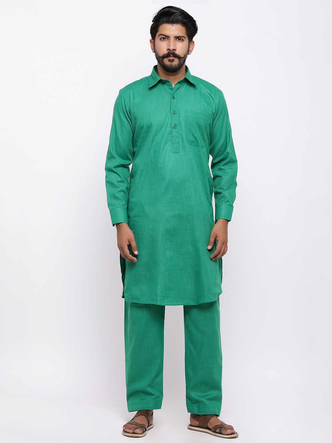 

Nation Polo Club Men Green Solid Kurta with Pyjamas