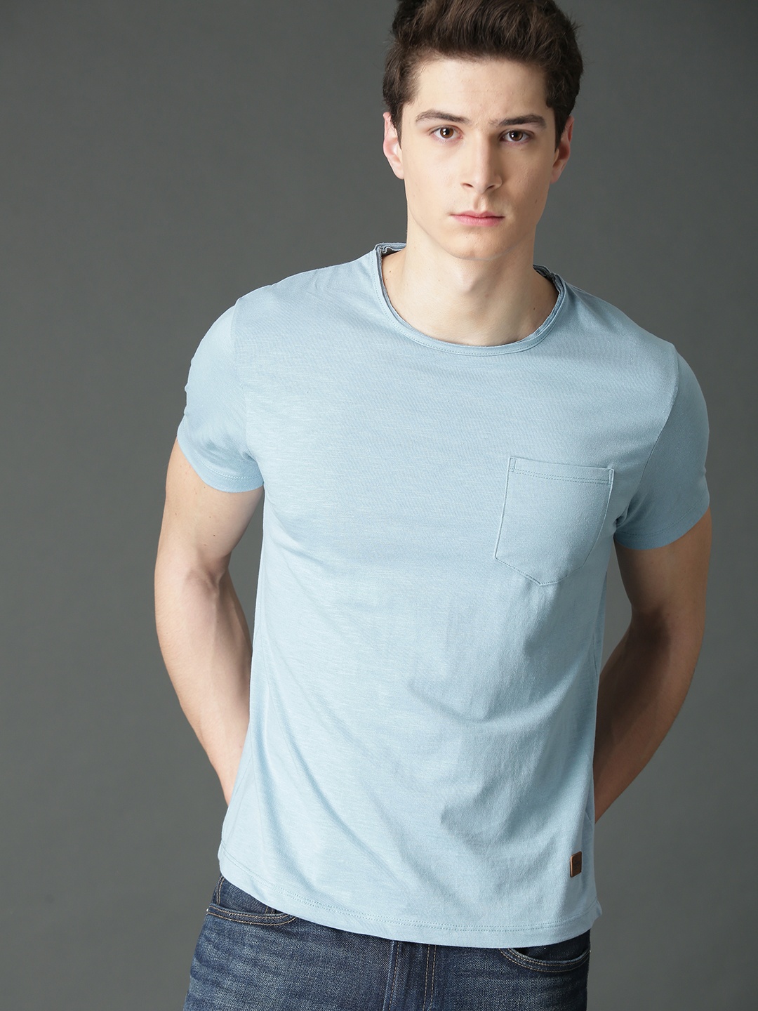 

Roadster Men Blue Solid Round Neck Pure Cotton T-shirt