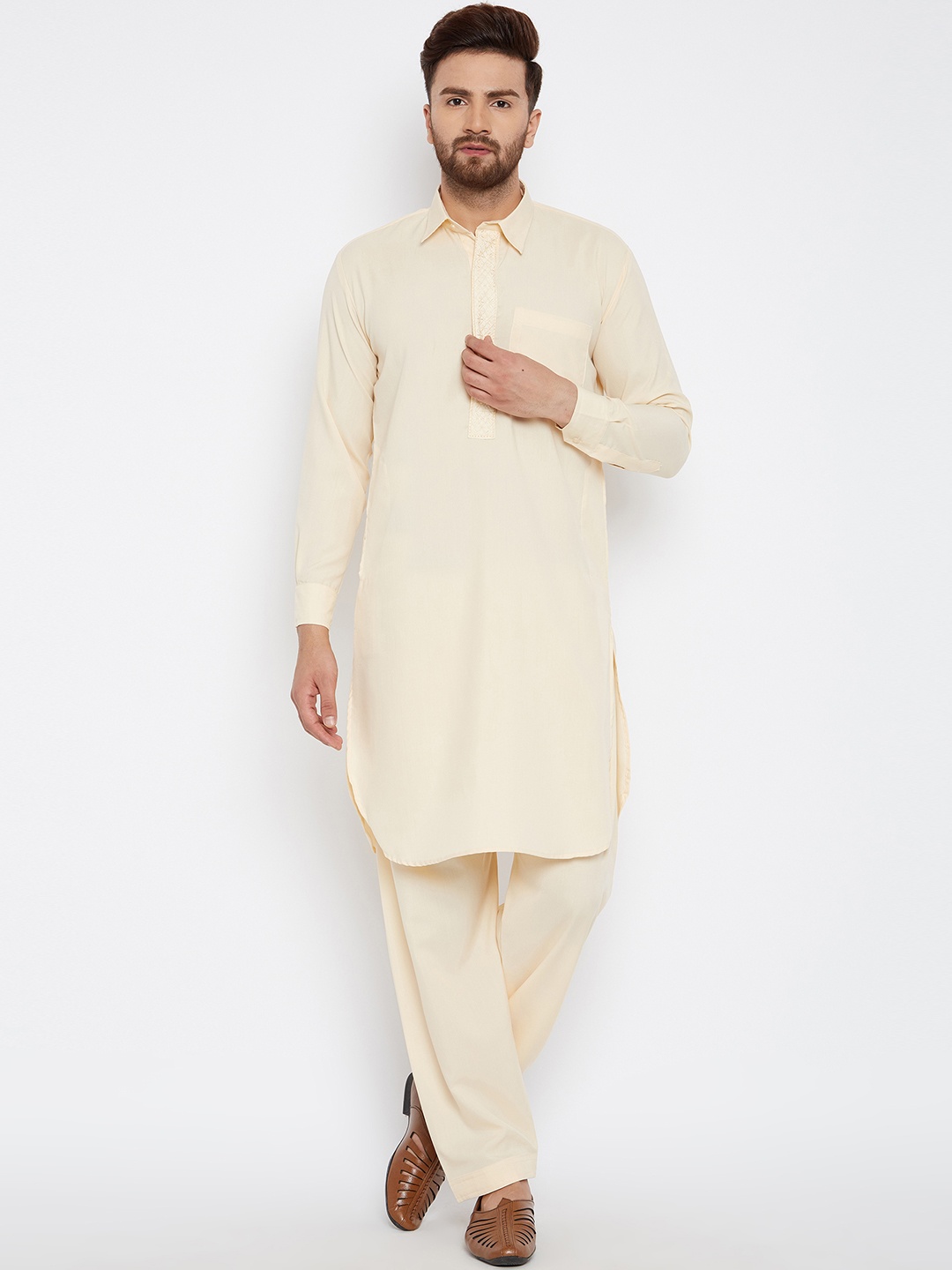 

SOJANYA Men Cream-Coloured Solid Pathani Kurta with Salwar
