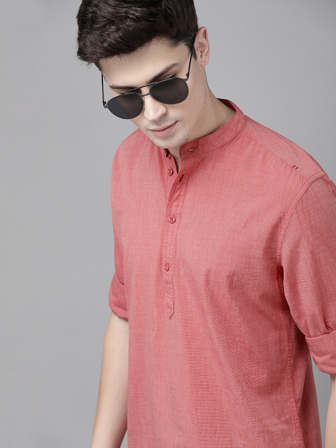 

Roadster Men's Pink Solid Casual Shirt