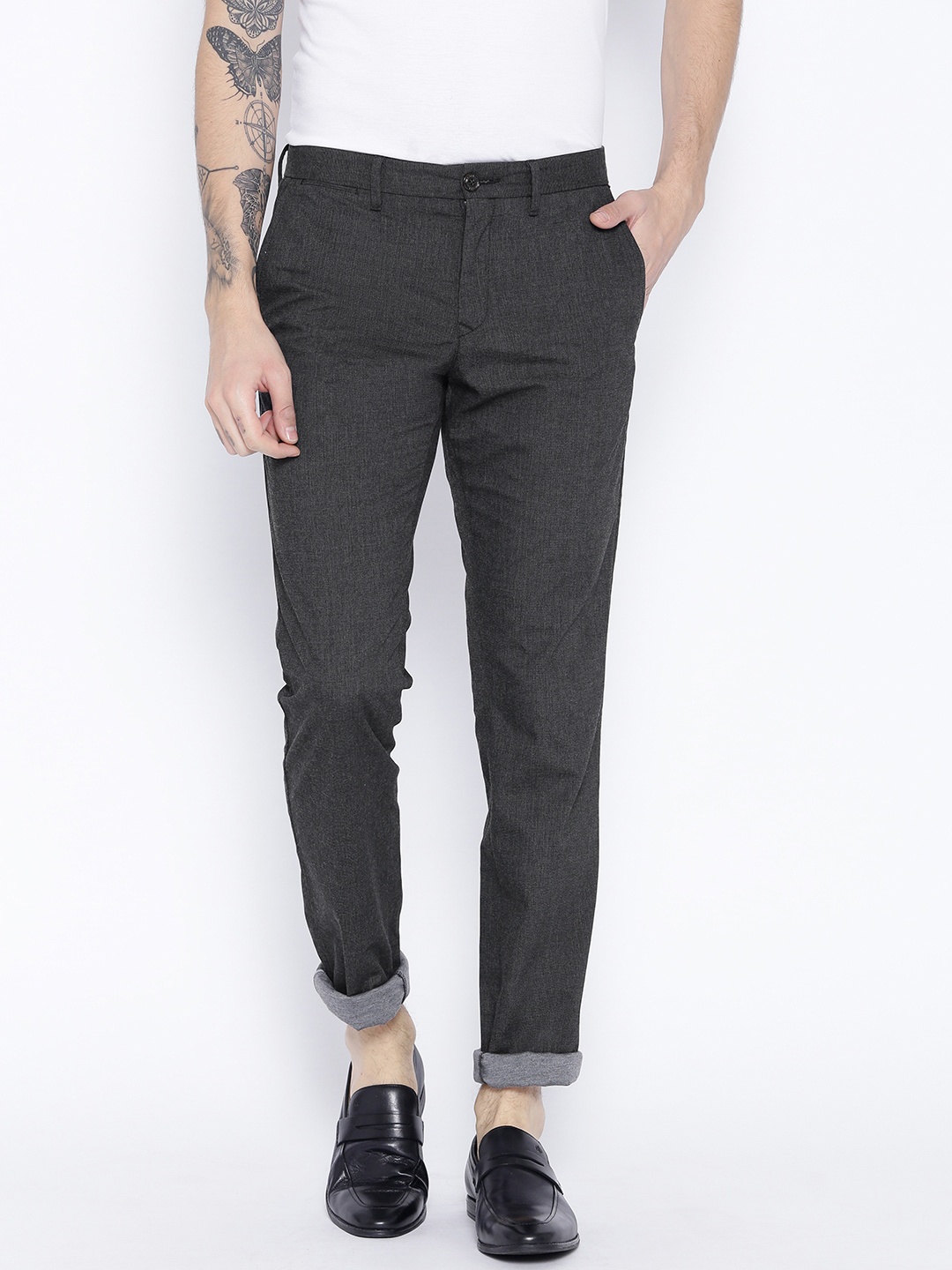 

Tommy Hilfiger Men Charcoal Grey Straight Fit Solid Chinos