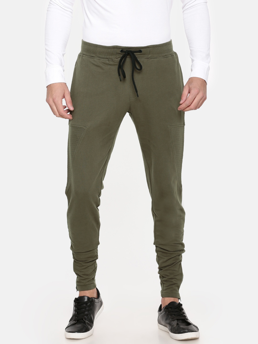 

SKULT by Shahid Kapoor Men Olive Solid Regular Fit Joggers