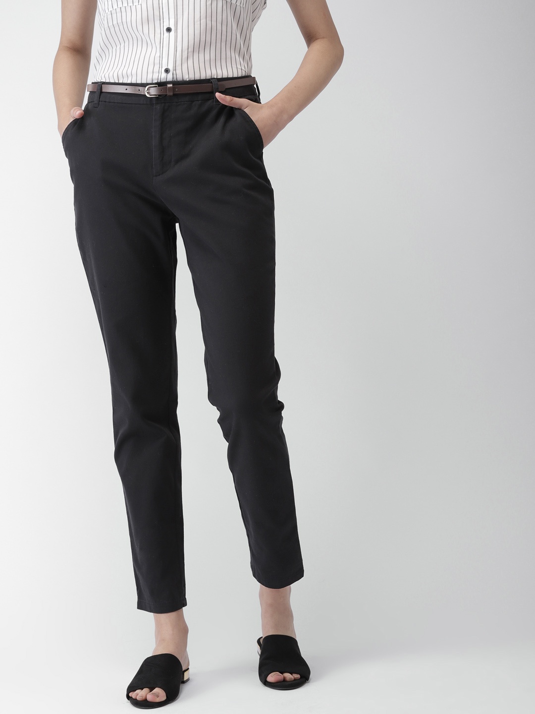 

FOREVER 21 Women Black Regular Fit Solid Regular Trousers