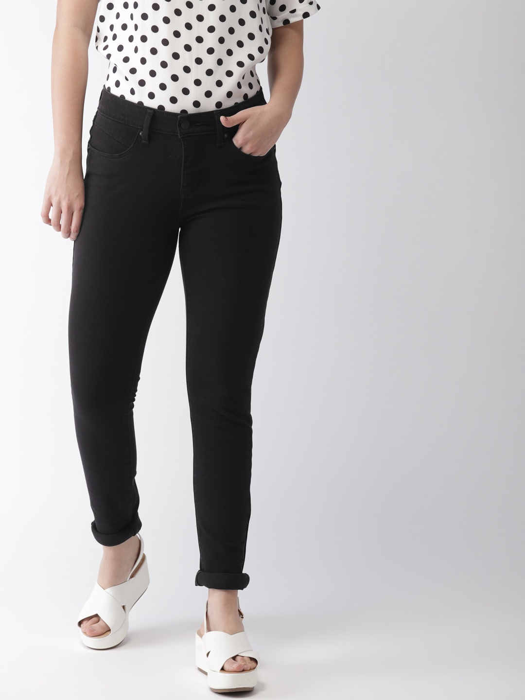 

Levis Women Black Skinny Fit Mid-Rise Clean Look Stretchable Jeans