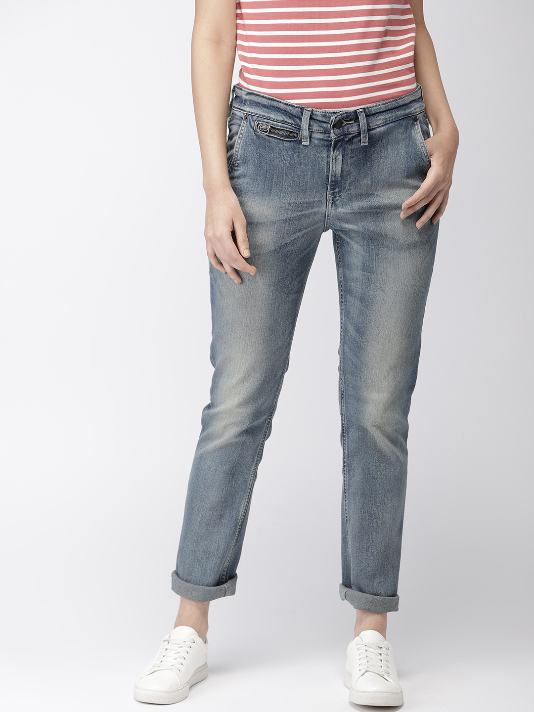 

Levis Women Blue 711 Skinny Fit Mid-Rise Clean Look Stretchable Jeans