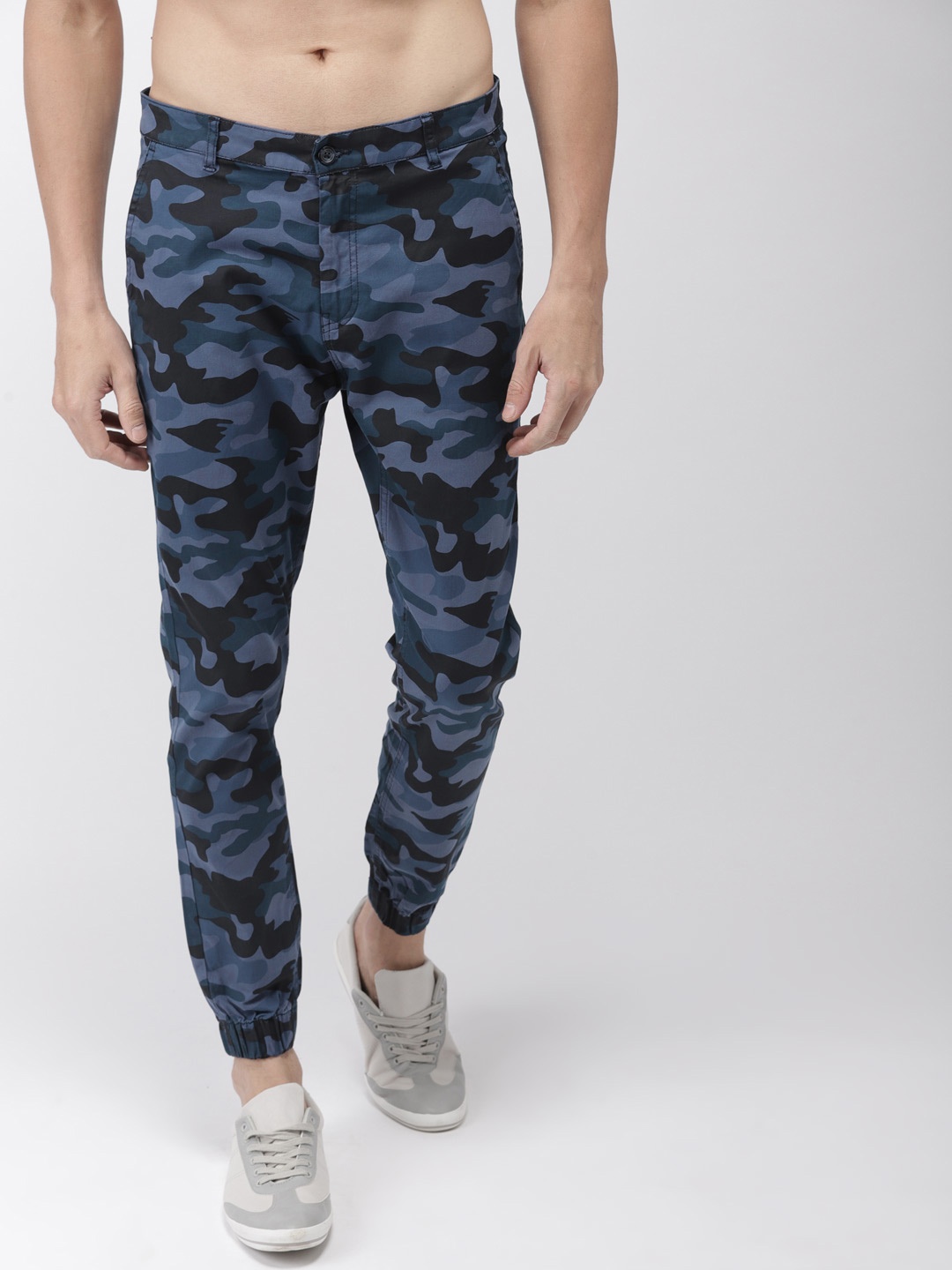 

HIGHLANDER Men Blue & Black Slim Fit Printed Joggers