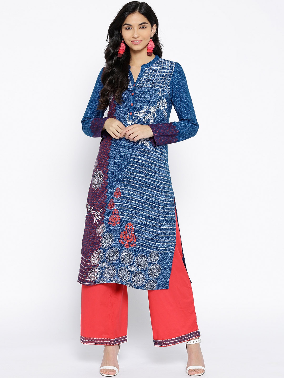 

Rangriti Women Blue & Red Printed Straight Kurta