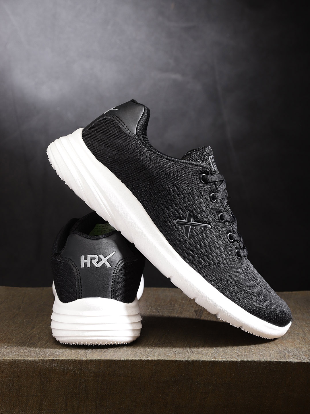 

HRX by Hrithik Roshan Men Black Running Shoes