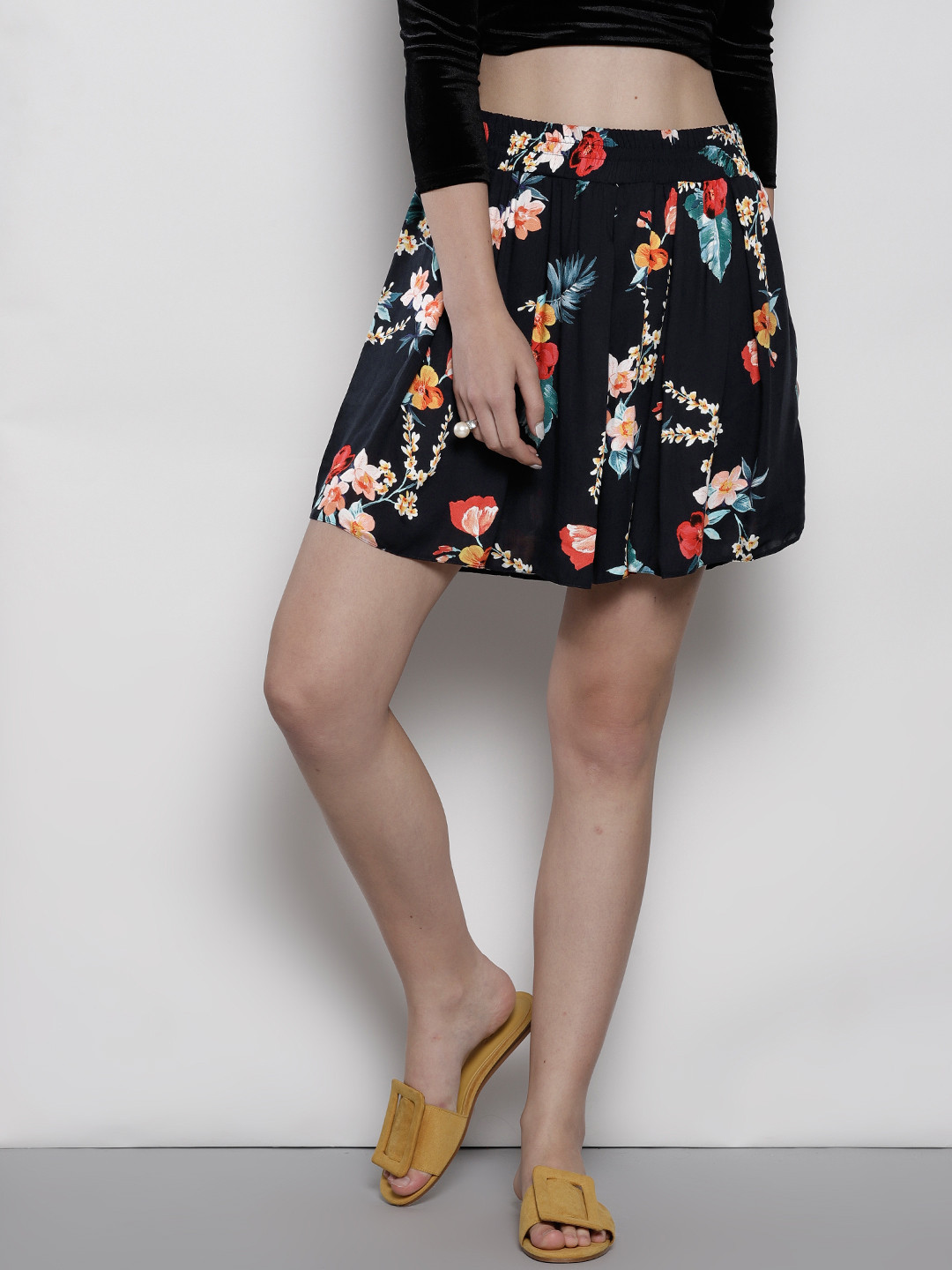 

DOROTHY PERKINS Women Navy Blue Floral Print Shorts
