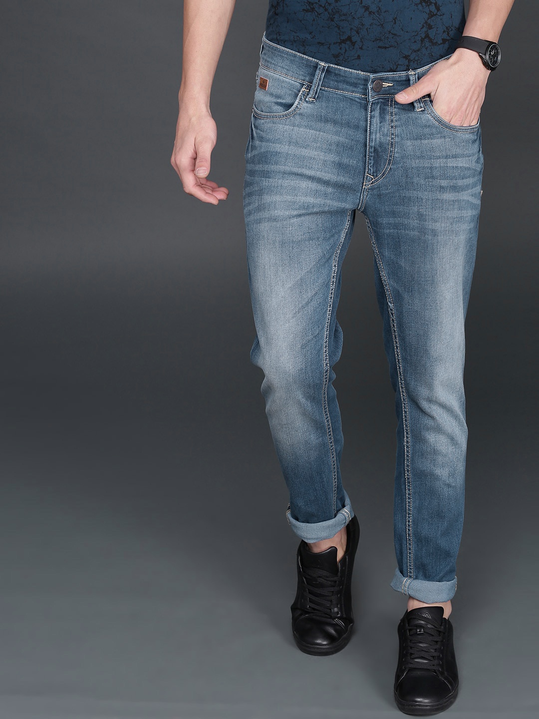 

WROGN Men Blue Slim Fit Mid-Rise Clean Look Stretchable Jeans