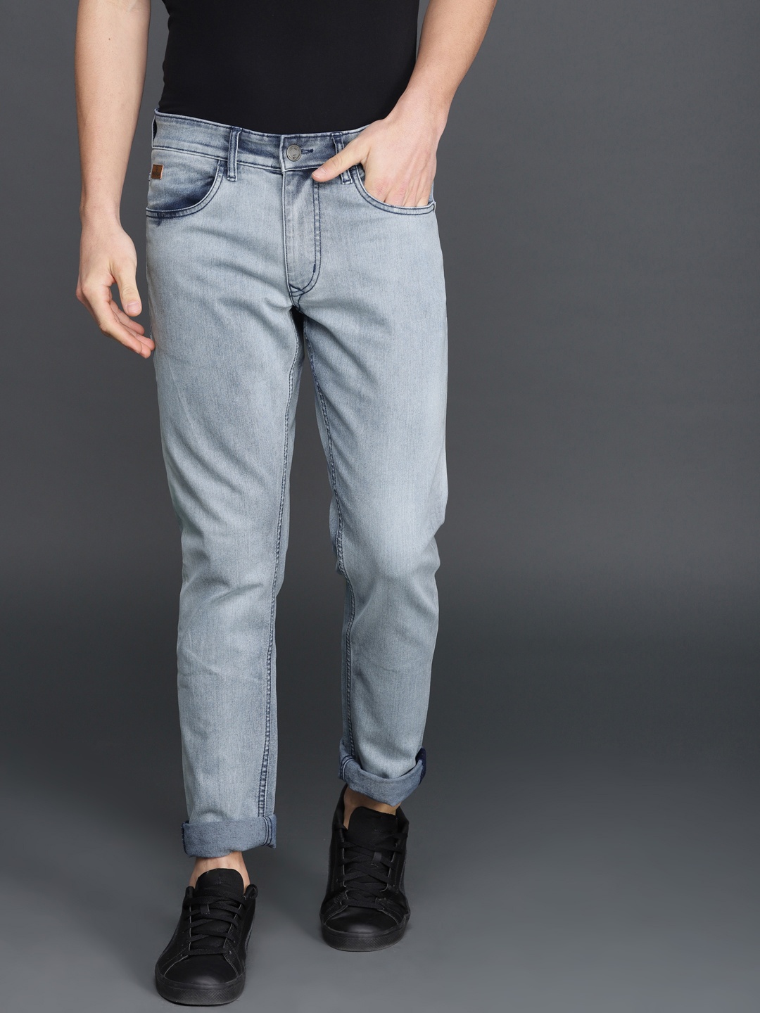 

WROGN Men Blue Slim Fit Mid-Rise Clean Look Stretchable Jeans