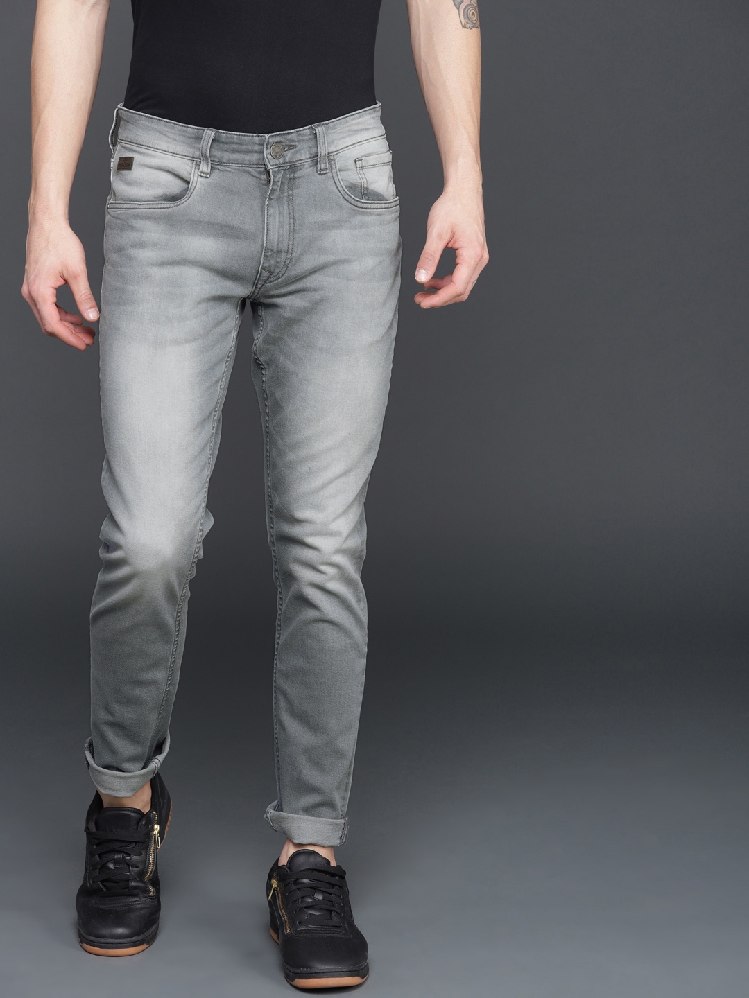 

WROGN Men Grey Slim Fit Mid-Rise Clean Look Stretchable Jeans
