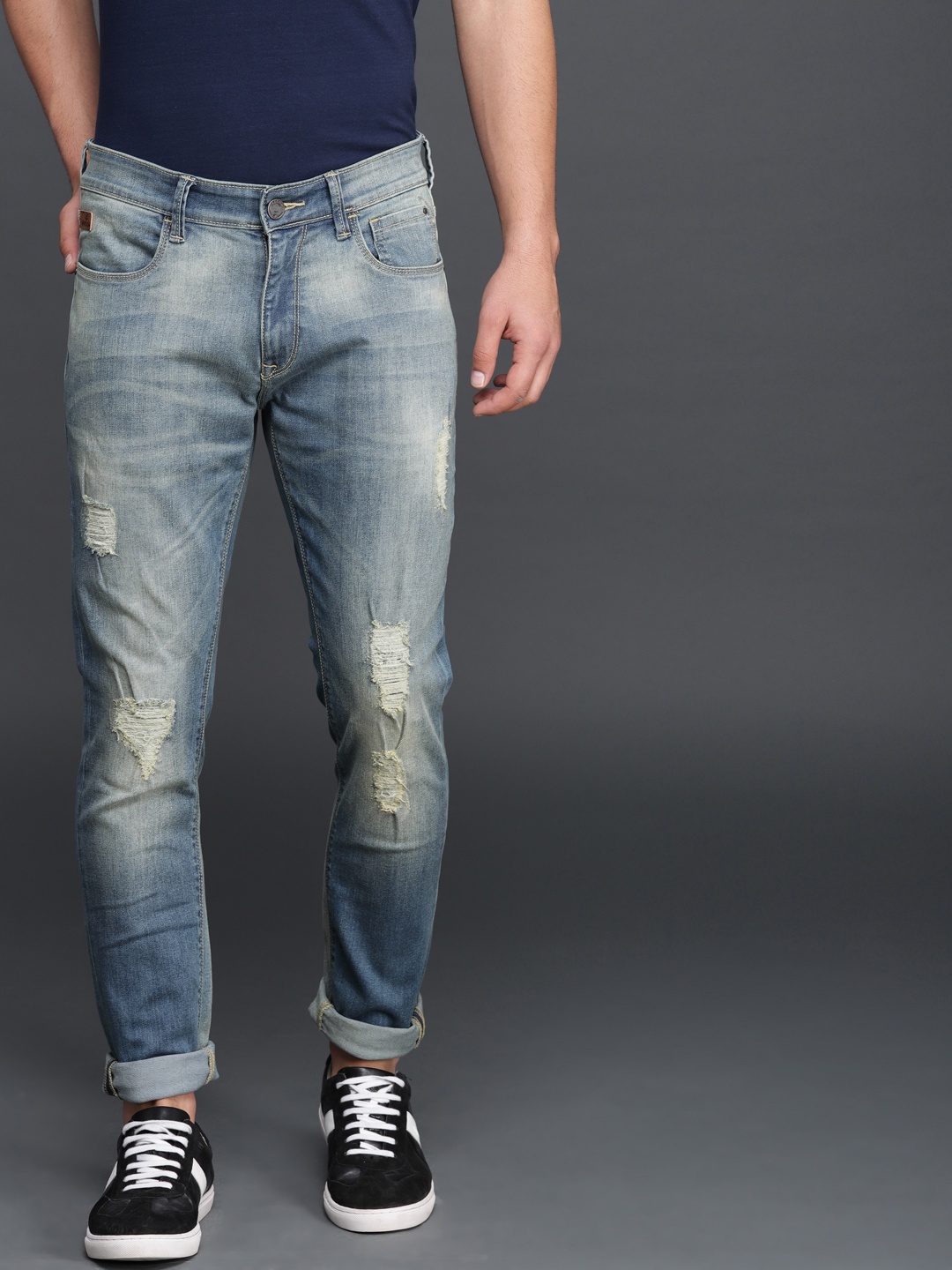 

WROGN Men Blue Slim Fit Mid-Rise Mildly Distressed Stretchable Jeans