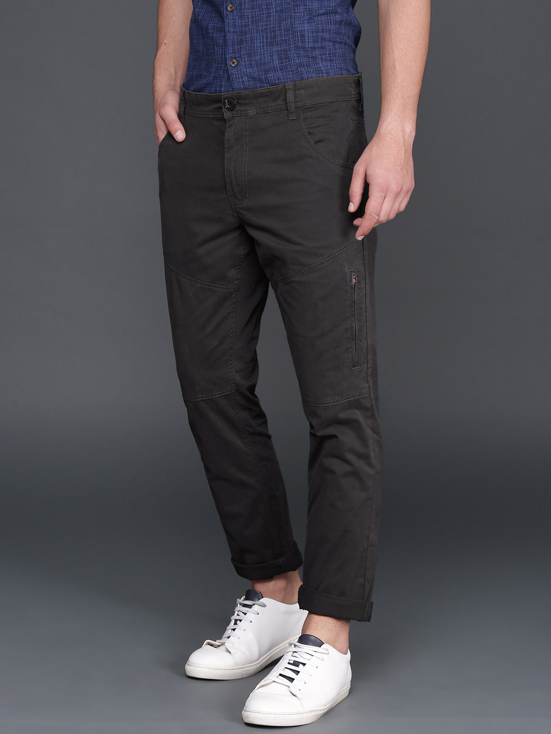 

WROGN Men Charcoal Grey Slim Fit Solid Regular Trousers
