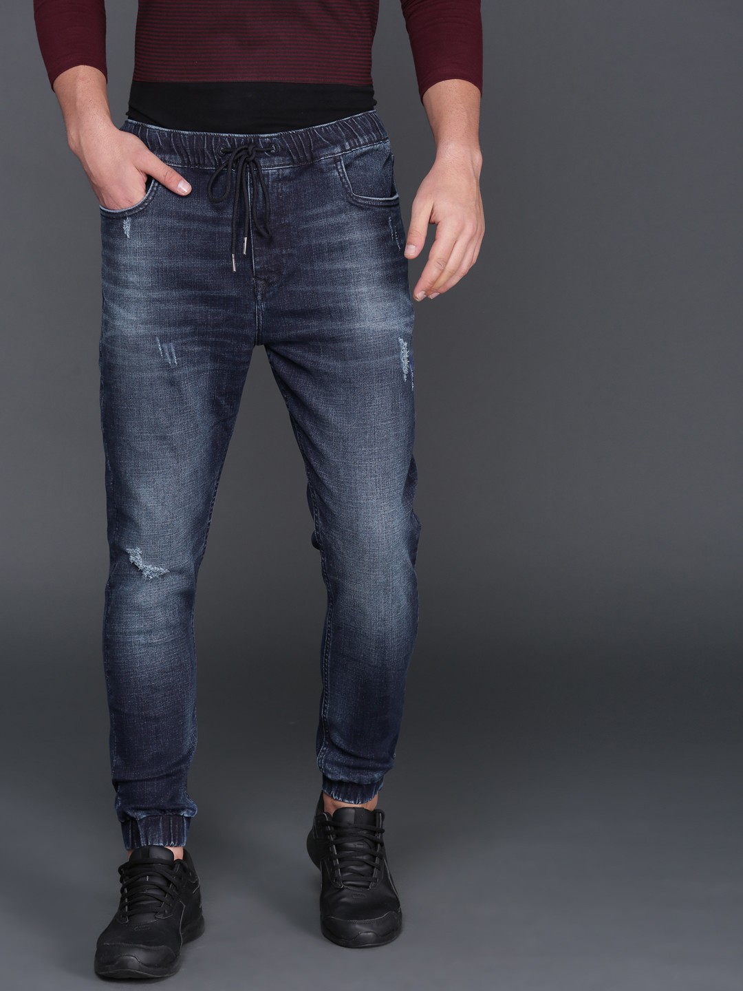 

WROGN Men Blue Jogger Mid-Rise Low-Distress Jeans