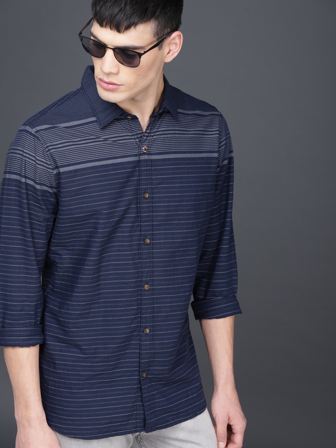 

WROGN Men Navy Blue Slim Fit Striped Casual Shirt