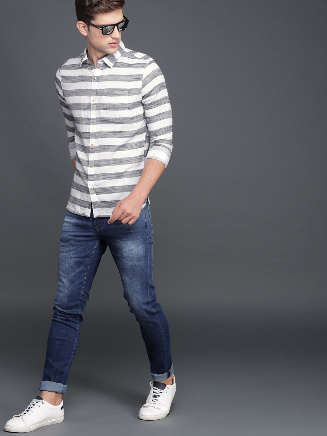 

WROGN Men Grey & White Slim Fit Striped Casual Shirt
