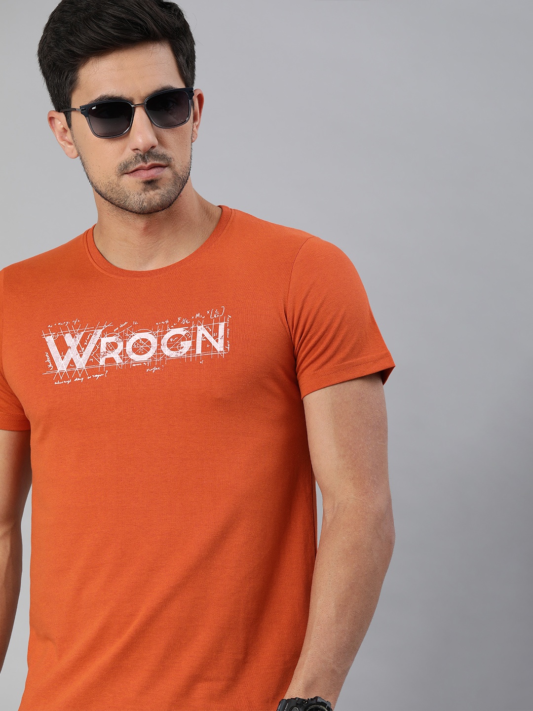 

WROGN Men Rust Printed Round Neck T-shirt