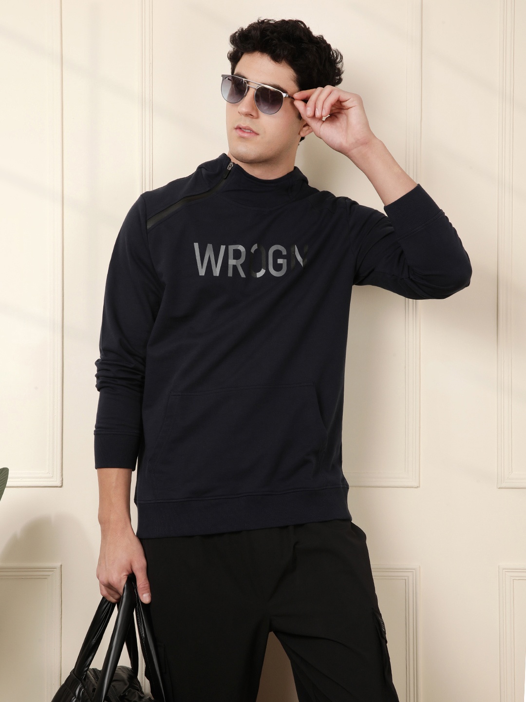 

WROGN Men Navy Printed Hooded Sweatshirt, Navy blue