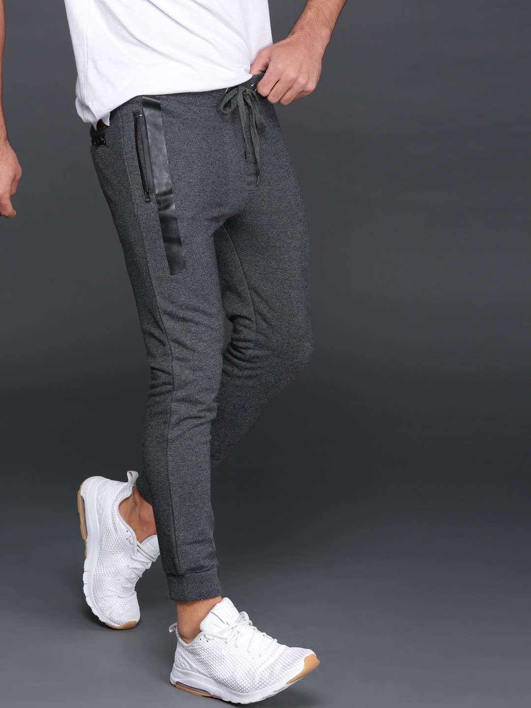 

WROGN Men Charcoal Grey Solid Joggers