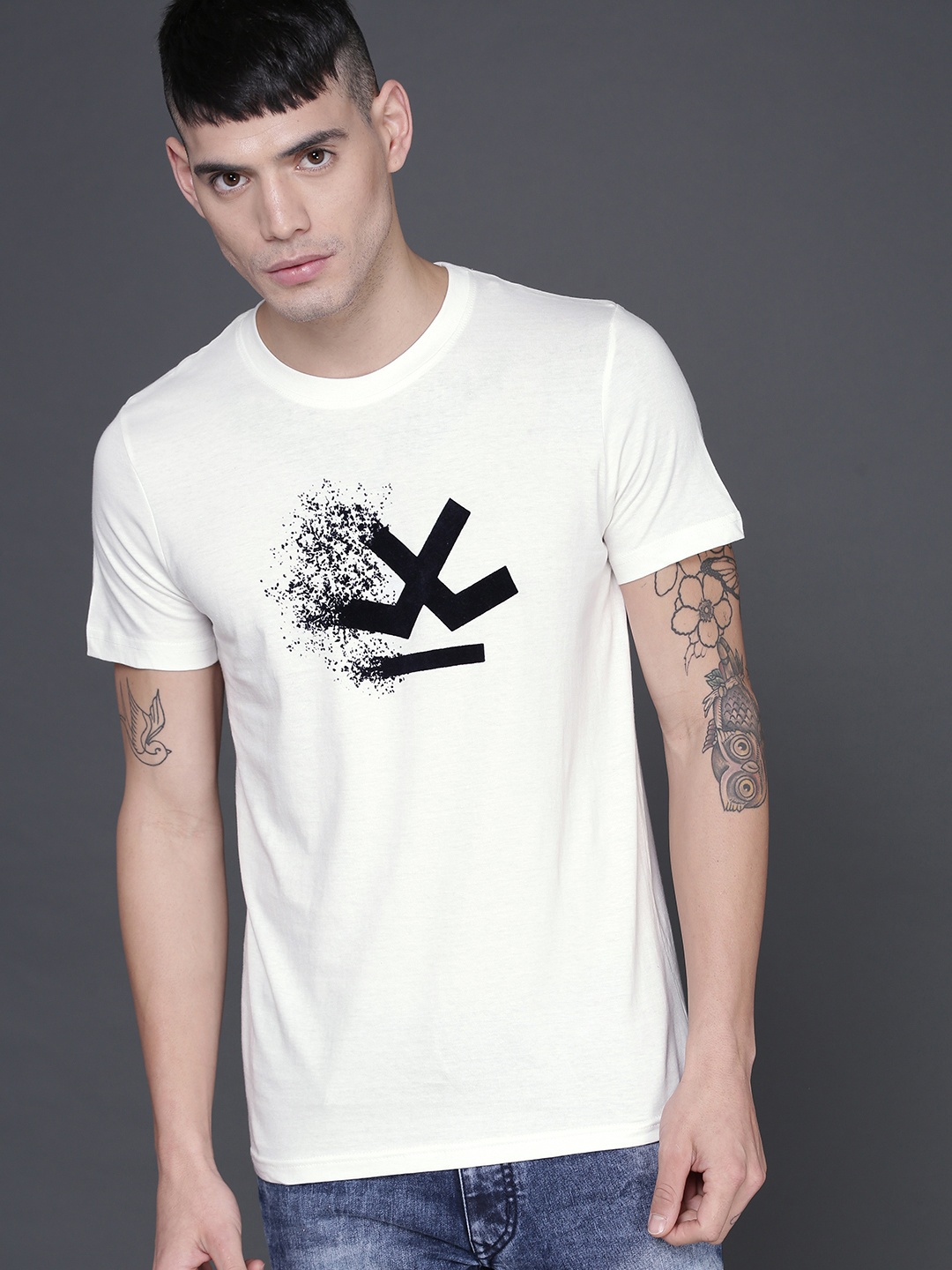 

WROGN Men Off-White Printed Round Neck Pure Cotton T-shirt
