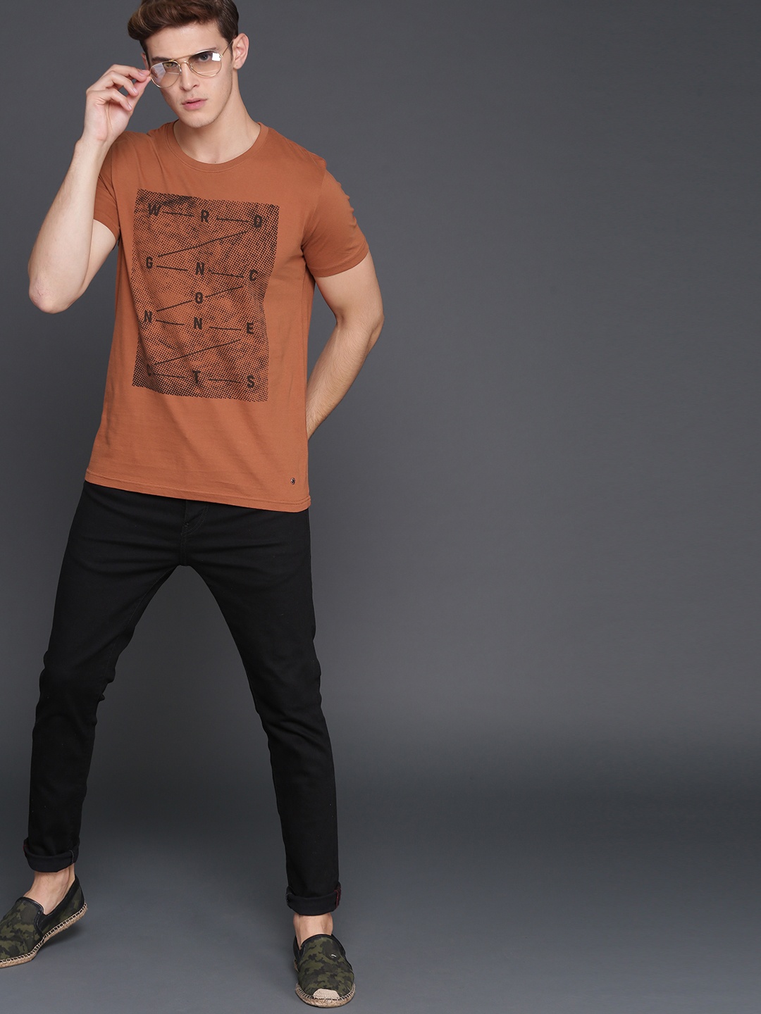 

WROGN Men Brown Printed Round Neck T-shirt