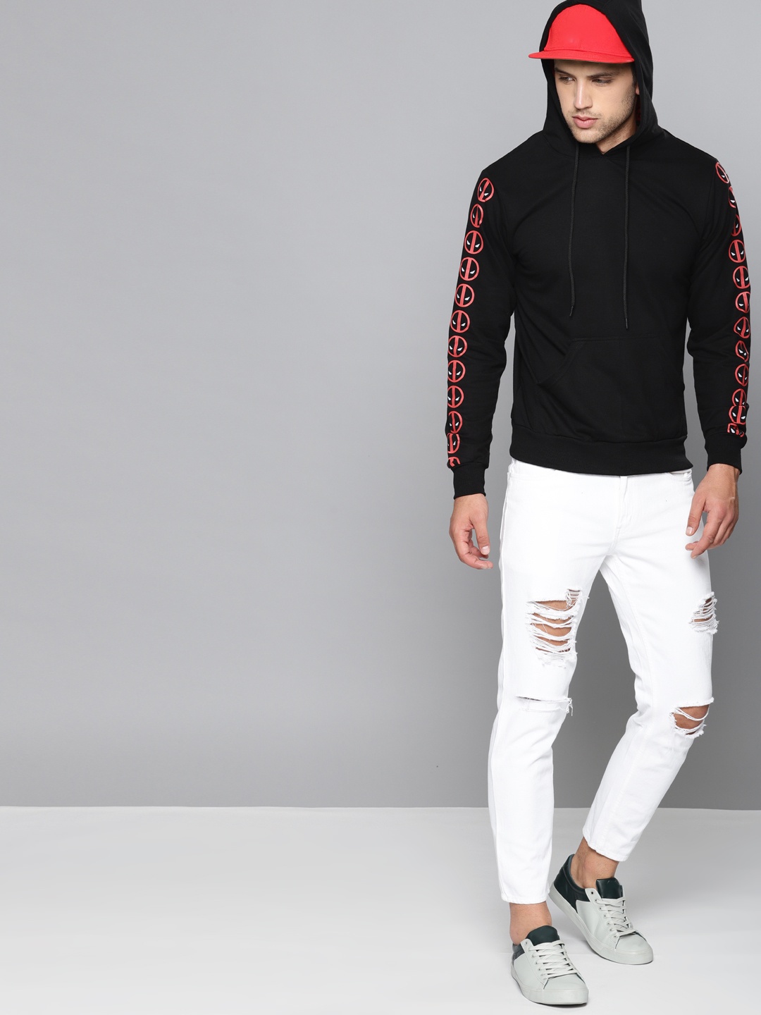 

Kook N Keech Marvel Men Black Solid Hooded Sweatshirt