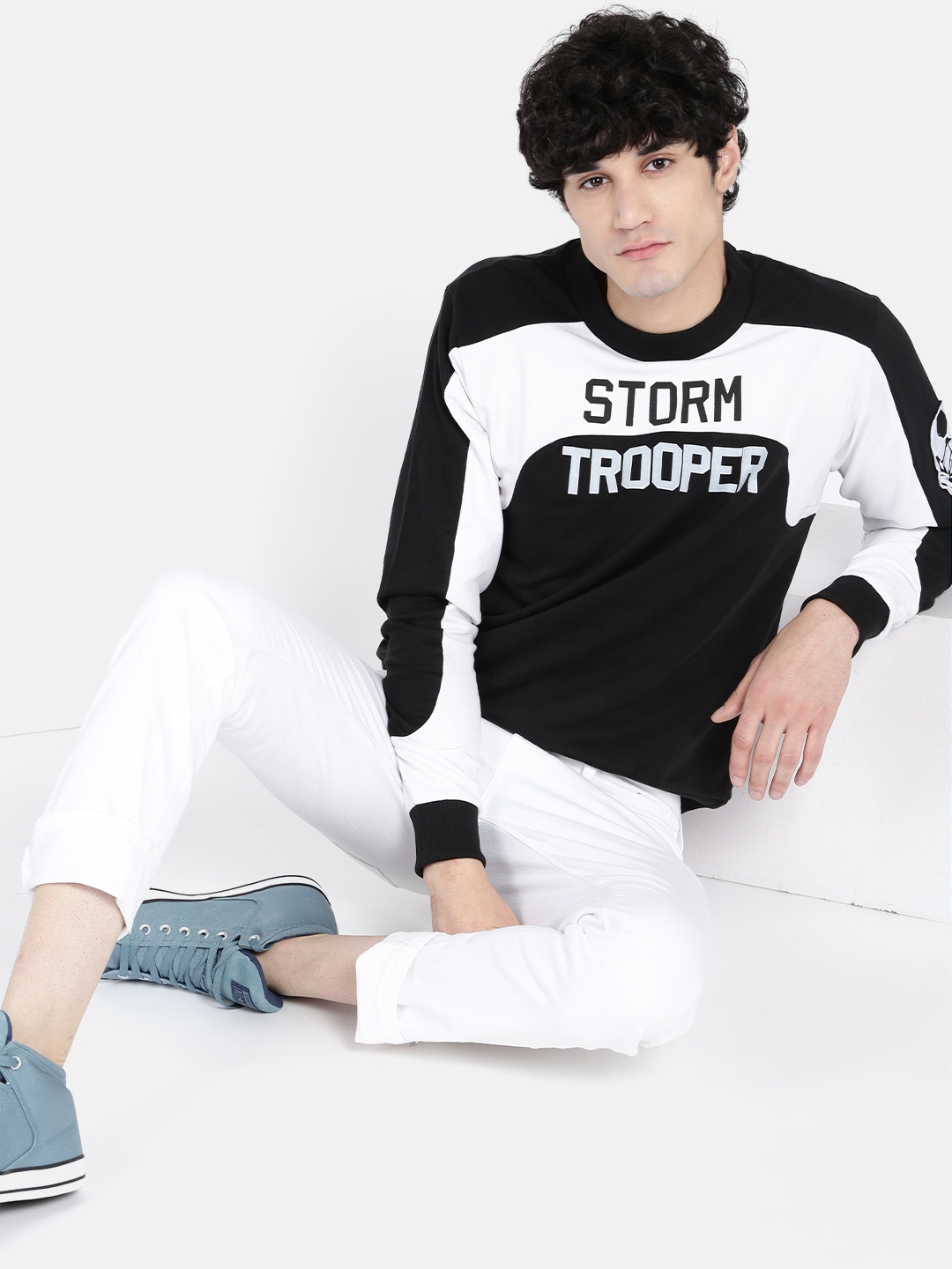 

Kook N Keech Star Wars Men Black & White Colourblocked Sweatshirt