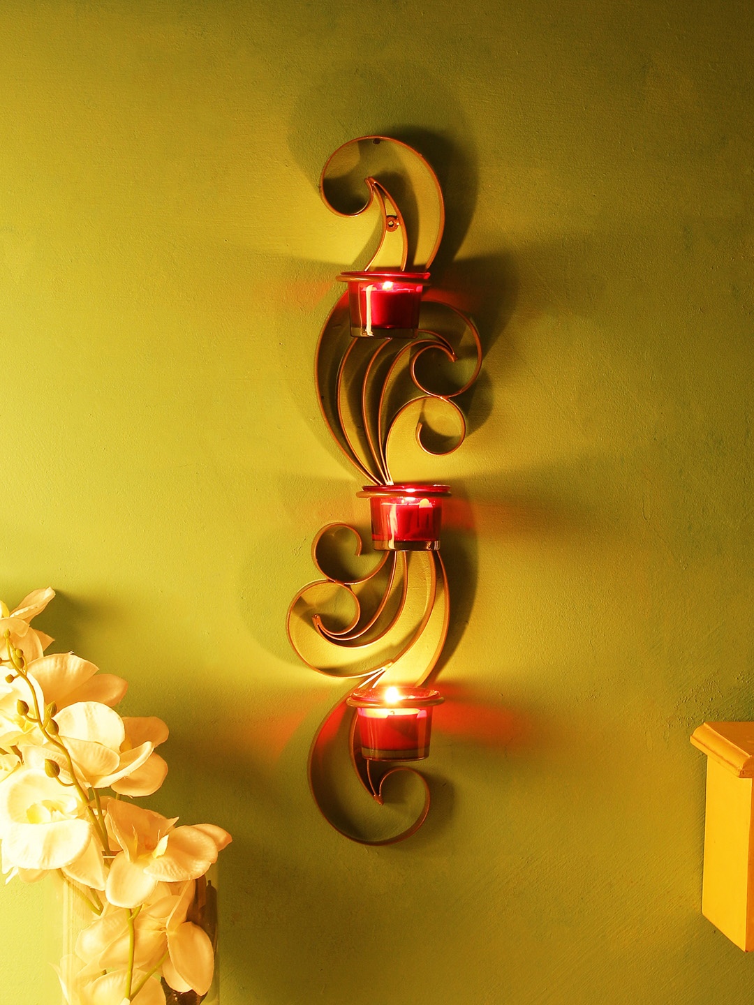 

Home Sparkle Gold-Toned Vertical Iron Tealight Candle Holders with 3 Glass Cups