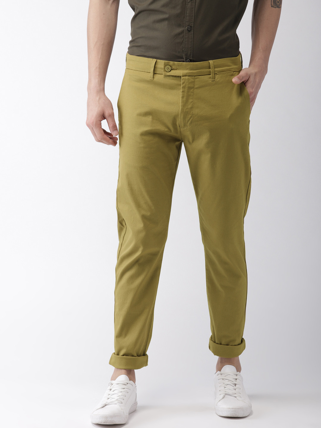 

Levis Men Khaki Regular Fit Solid Chinos