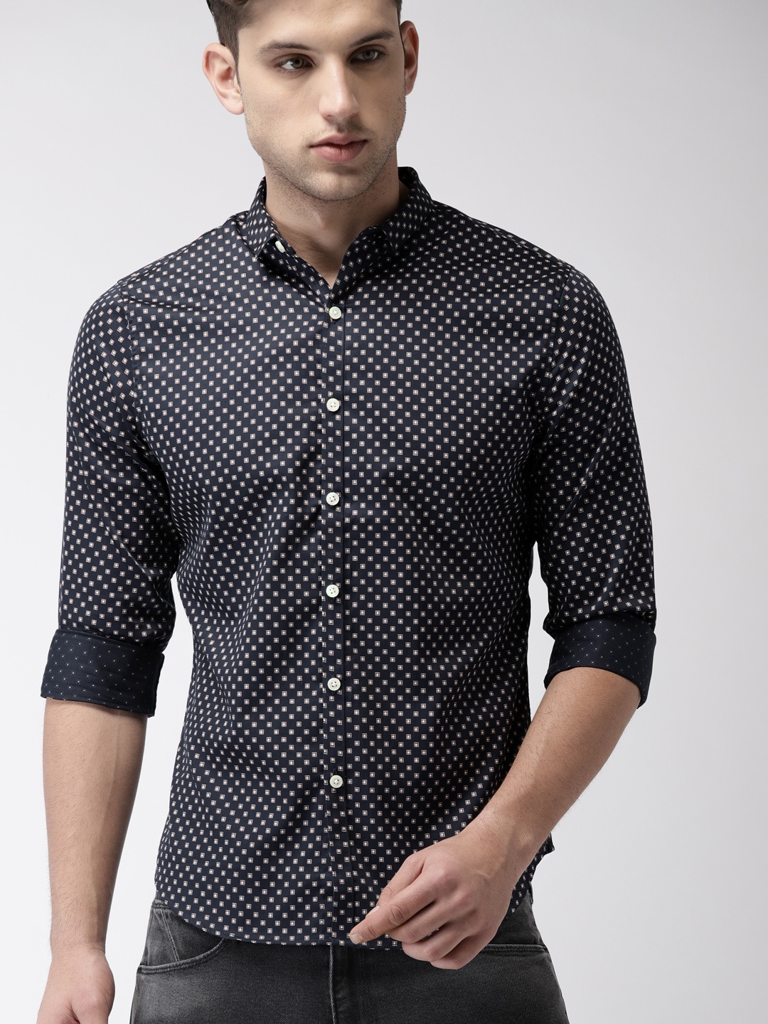

Levis Men Blue Regular Fit Geometric Printed Casual Shirt