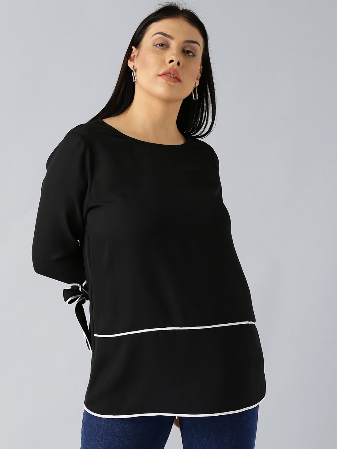 

Besiva Women Black Solid Top