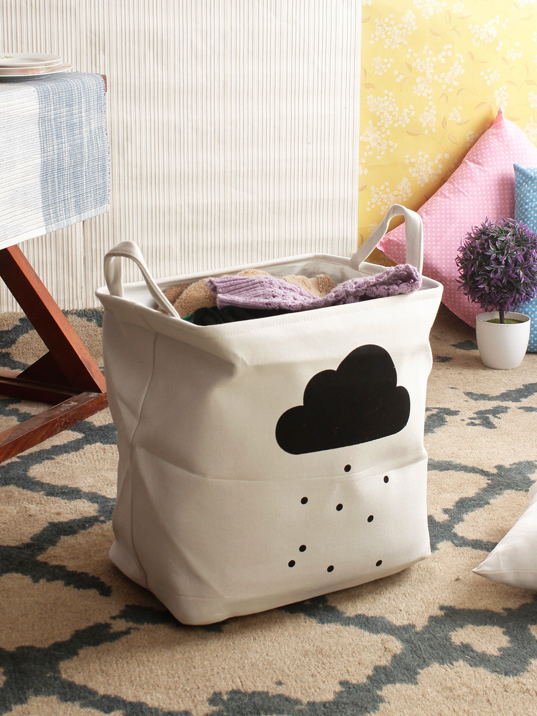 

Cortina Unisex Off White Printed Foldable Laundry Bag