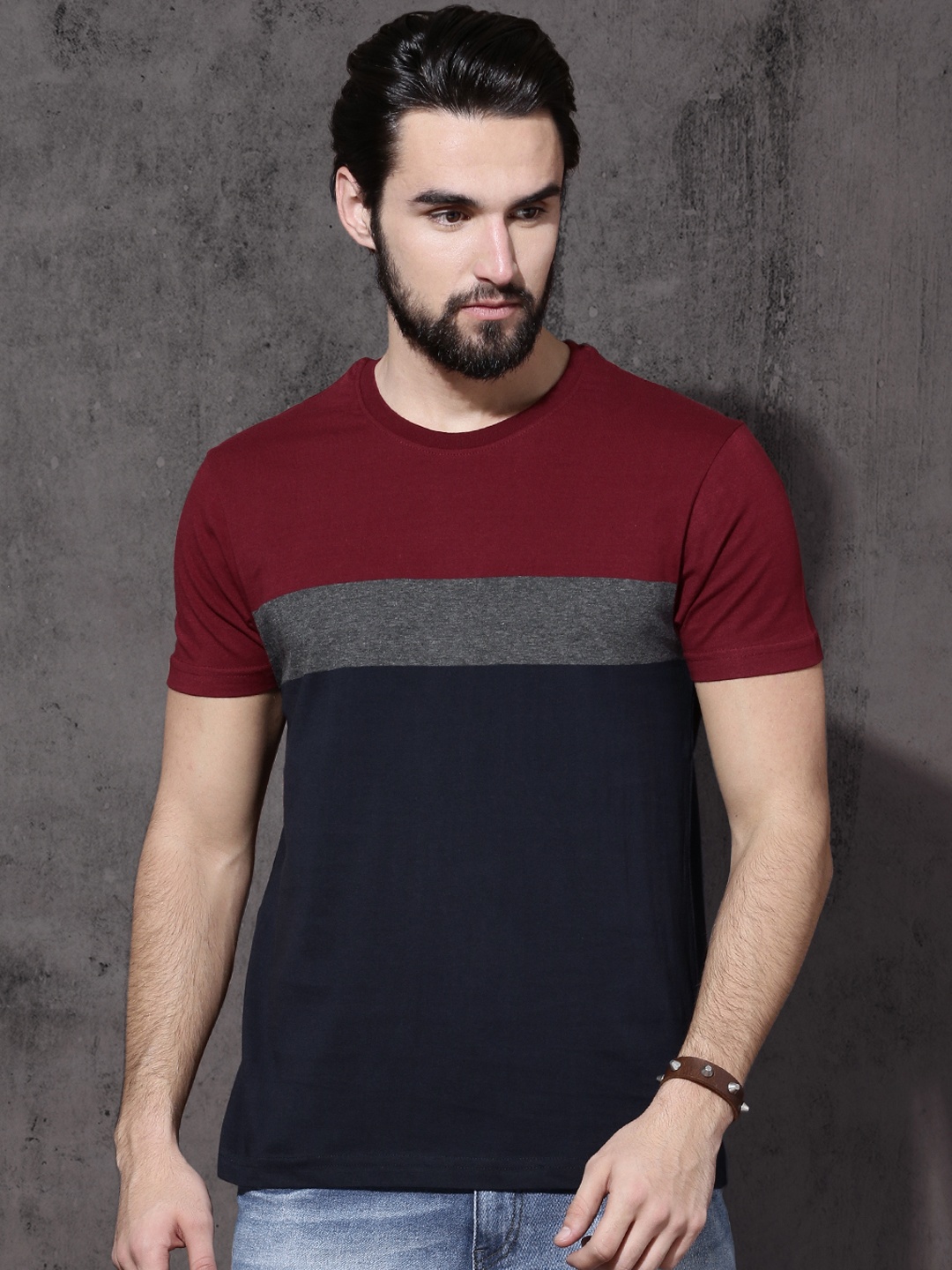 

Roadster Men Maroon Navy Blue Colourblocked Round Neck Pure Cotton T-shirt